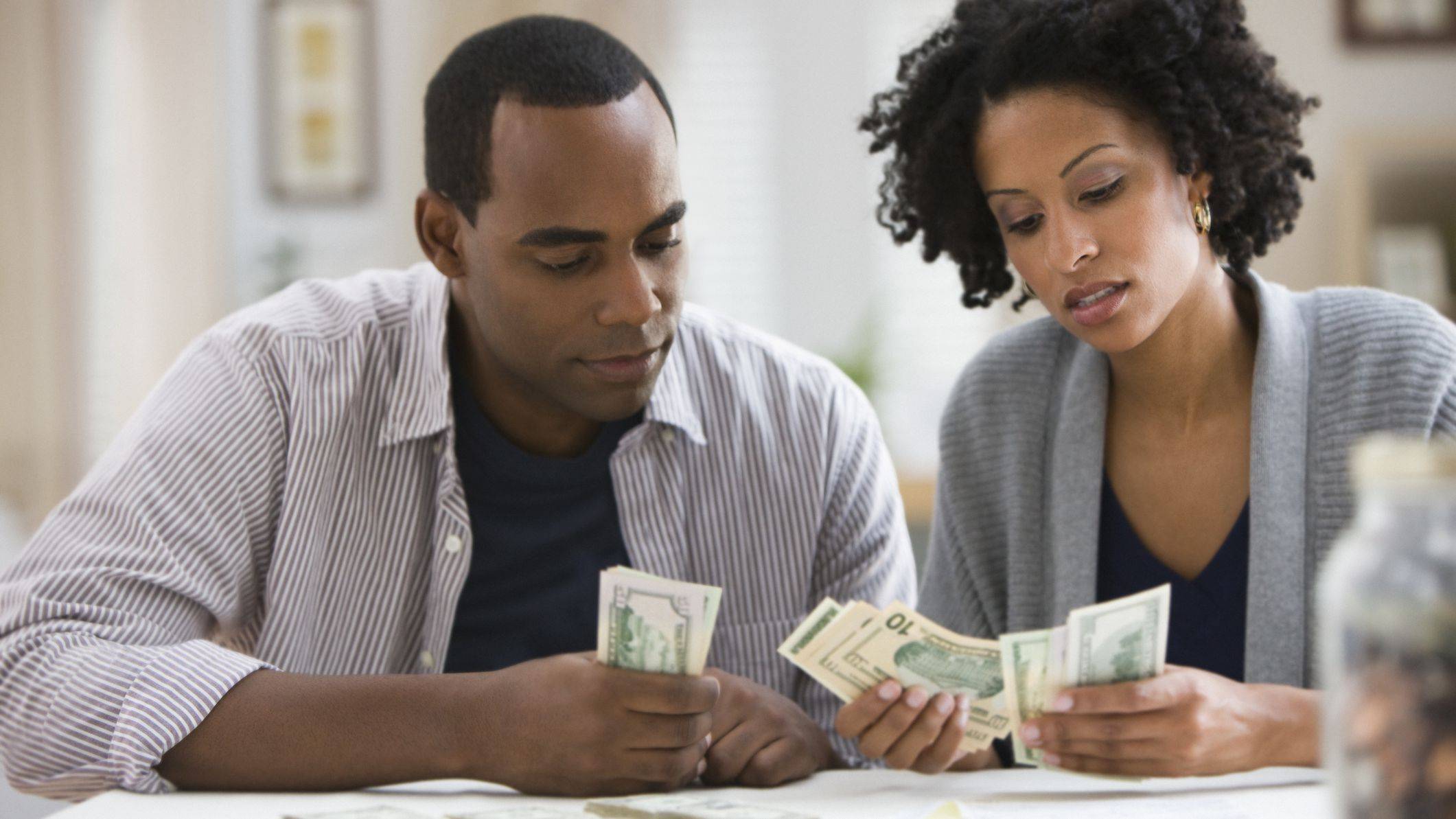 HOW TO NOT LET MONEY RUIN YOUR HAPPY MARRIAGE